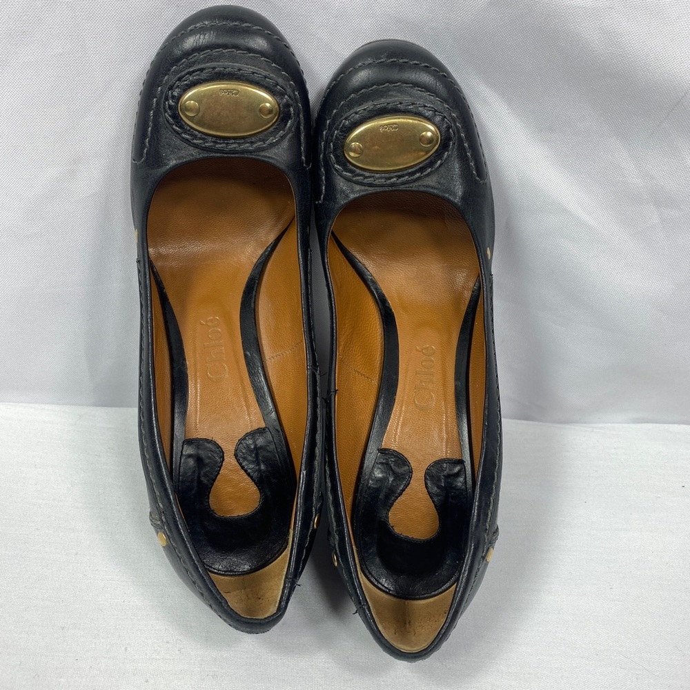 Chloe Front Brass Plate Block Heel Pump Round Toe Blk White Contrast Stitch 37.5 - Picture 7 of 16